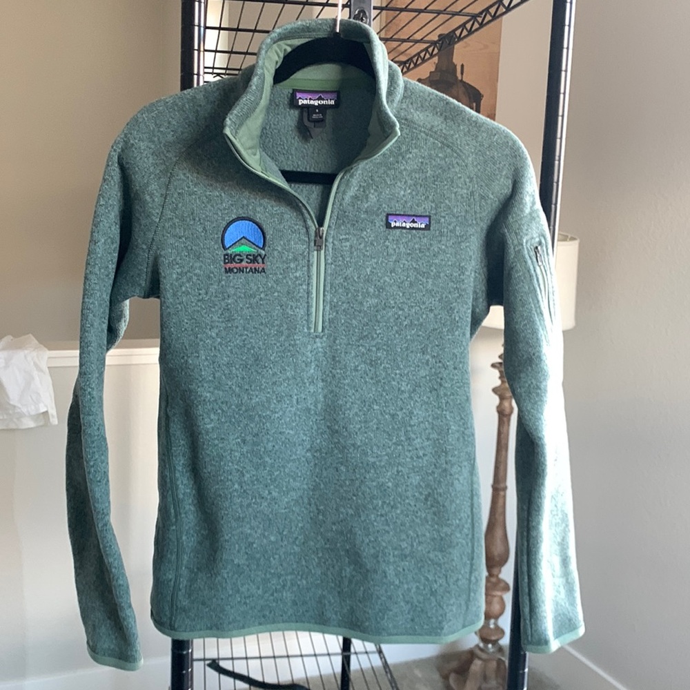 NWOT womens Patagonia small half zip